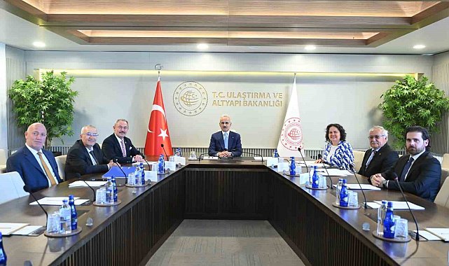 AK Partili başkanlar, Ulaştırma ve Altyapı Bakanı Uraloğlu ile görüşüldü