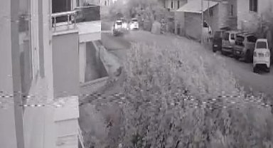 Alanya'da otomobil ile kamyonet çarpıştı: 2 yaralı