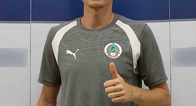 Alanyaspor'da teknik heyet ve futbolcular, sağlık kontrolünden geçti