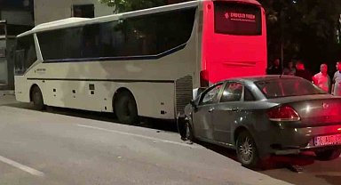 Alkollü sürücü önce duvara sonra otobüse çarptı: 2 ağır yaralı