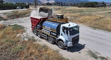 Altyapısı tamamlanan yollar asfaltlanıyor