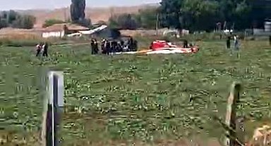 Ankara Temelli'de bir eğitim helikopteri düştü, 2 kişi yaralandı. Bölgeye çok sayıda yardım ekibi sevk edildi.