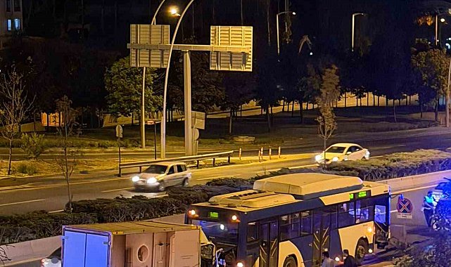 Ankara'da kamyonet EGO otobüsüne çarptı