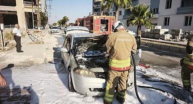 Antakya'da aracın motorundan alevler yükseldi