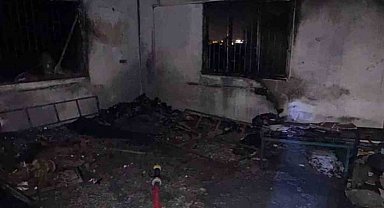 Antakya'da çıkan yangında ev kullanılmaz hale geldi
