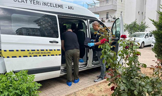 Antalya'da bir kadın evinde ölü bulundu