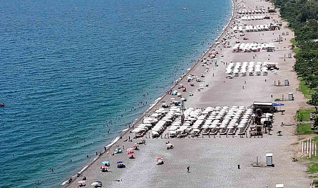 Antalya'da termometreler 38 dereceyi gösterdi, sahiller doldu