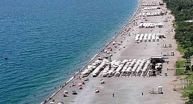 Antalya'da termometreler 38 dereceyi gösterdi, sahiller doldu