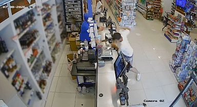Antalya'daki zincirleme kapkaç ve gasp olayında marketteki kasiyer yaşadığı şoku anlattı