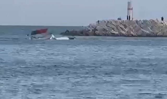 Arızalanan tekne, çekilirken kısmen battı