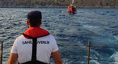 Arızalanan yat, Sahil Güvenlik ekipleri tarafından kurtarıldı