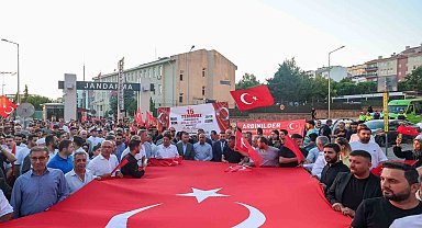 Arnavutköy'de 15 Temmuz'un 10'uncu yılı dolayısıyla yürüyüş korteji düzenlendi