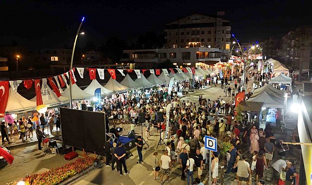 Arsuz'da sokak şenlikleri yoğun ilgi gördü