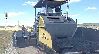 Aslanapa'da sıcak asfalt yol çalışması yerinde incelendi