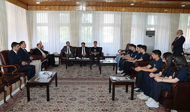 Atatürk Üniversitesi özel vakıf okullarından 2026 YKS'de zirveye taşınan başarı