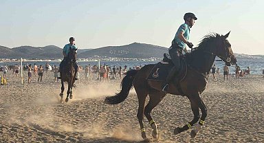 Atlı jandarma yaz sezonunda Balıkesir'de görev başında