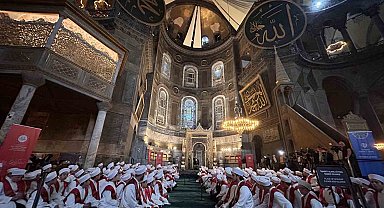 Ayasofya Camii'nde 15 Temmuz şehitleri için 253 hafız tarafından hatim duası okundu