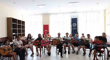 Aydın'da çocuklar sanatla buluşuyor