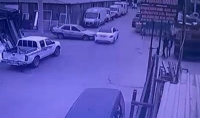 Aynı sokakta peş peşe kazalar kamerada