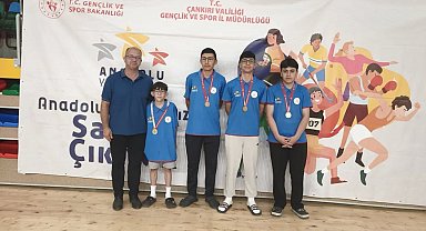 Badmintonda çifte zafer