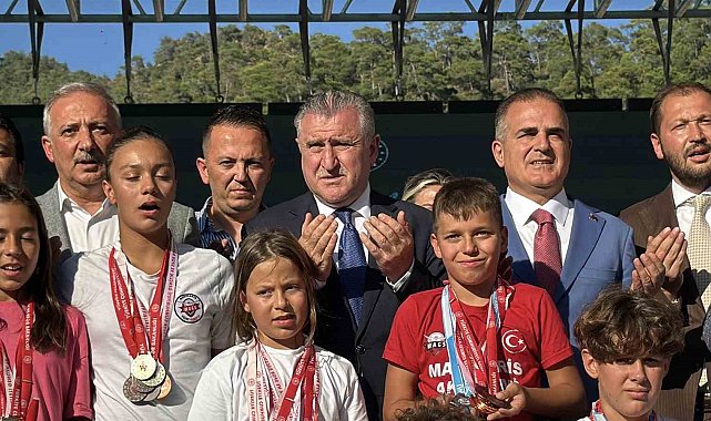 Bakan Bak'tan Marmaris'e olimpik havuz müjdesi