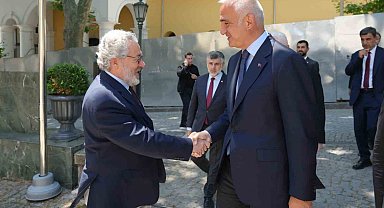 Bakan Ersoy, İslam Kültür, Sanat ve Tarih Araştırma Merkezi'nin çalışmalarını inceledi
