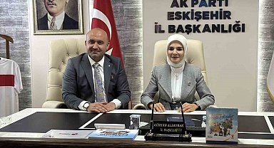 Bakan Göktaş, AK Parti Eskişehir İl Başkanlığı'nı ziyaret etti