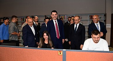 Bakan Murat Kurum, şehir kütüphanesini gezdi