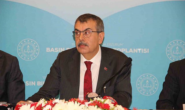 Bakan Tekin: "2013 yılından itibaren Erzurum'da 187 okul yaptık"