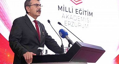 Bakan Tekin: "Hayatın çok hızlı değiştiği bir dönemi yaşıyoruz"