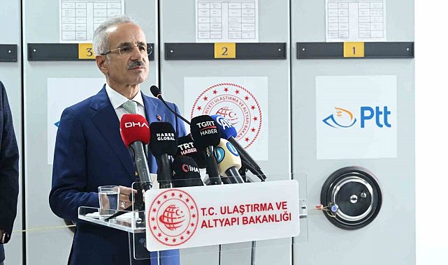 Bakan Uraloğlu: "NATO Zirvesi anısına hazırlanan anma pulu ve ilkgün zarfını tedavüle sunduk"