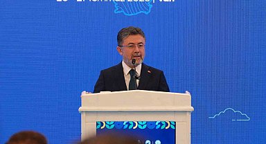 Bakan Yumaklı: "Van Gölü'nün hazinelerini keşfetmek için değil korumak için varız"