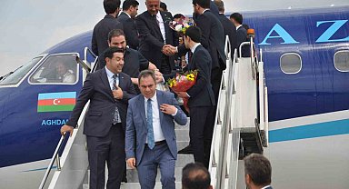 Bakü-Kars direkt uçak seferleri başladı