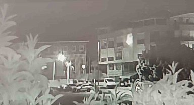 Balkonda oynayan çocuğun ateşle oyunu alt kattaki döşeme atölyesini küle çevirdi