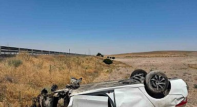 Bariyerlere çarpan otomobil takla attı: 5 yaralı