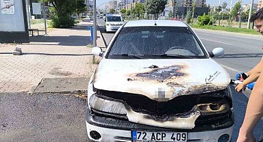 Batman'da yanan otomobil itfaiye ekiplerince söndürüldü