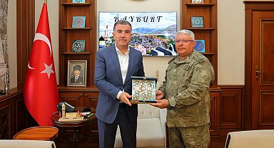 Bayburt Garnizon Komutanlığında görev değişimi