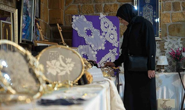 Bayburt'ta kadınlar geleneksel el sanatlarını modern tasarımlarla buluşturdu