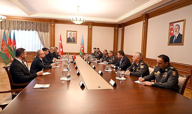 Baykar Yönetim Kurulu Başkanı Bayraktar, Azerbaycan Savunma Bakanı Hasanov'la görüştü