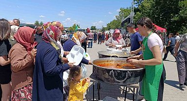 Bayramiç'te Mehmet Akif Ersoy hayırı ve etkinlikleri düzenledi