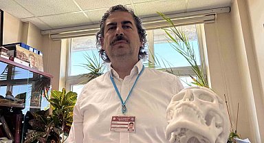 Beyin tümörü ameliyatı sonrası çöken alnı, 3 boyutlu implantla düzeltildi