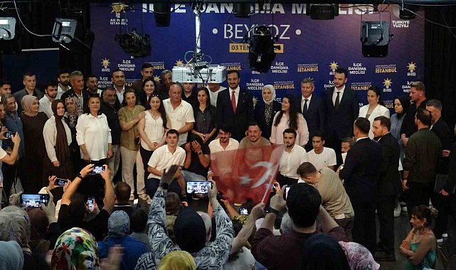 Beykoz'da Bağımsız meclis üyesi Esengül Yılmaz Gül, AK Parti'ye katıldı