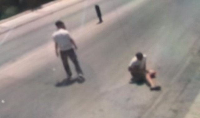 Bıçaklı saldırgan suç aletiyle birlikte teslim oldu