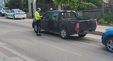 Bilecik'te 1 aranan şahıs yakalanırken 7 araç trafikten men edildi