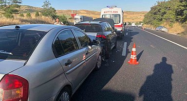 Bilecik'te 4 aracın karıştığı zincirleme kazada 2 çocuk yaralandı