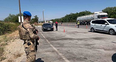 Bilecik'te 9 yoklama kaçağıyla hacizli araç yakalandı
