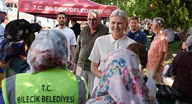 Bilecik'te binlerce kişiye aşure dağıtıldı