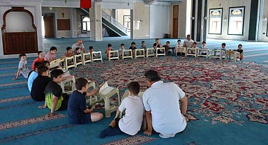 Bilecik'te camiler yaz Kur'an kurslarıyla şenlendi