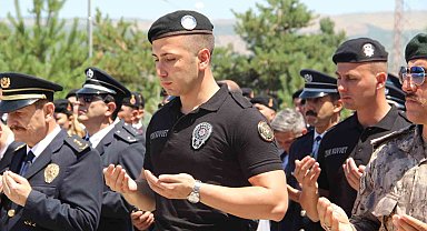 Bingöl'de 15 Temmuz şehitleri dualarla anıldı