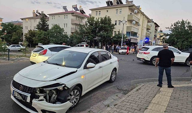 Bingöl'de trafik kazası: 2 yaralı